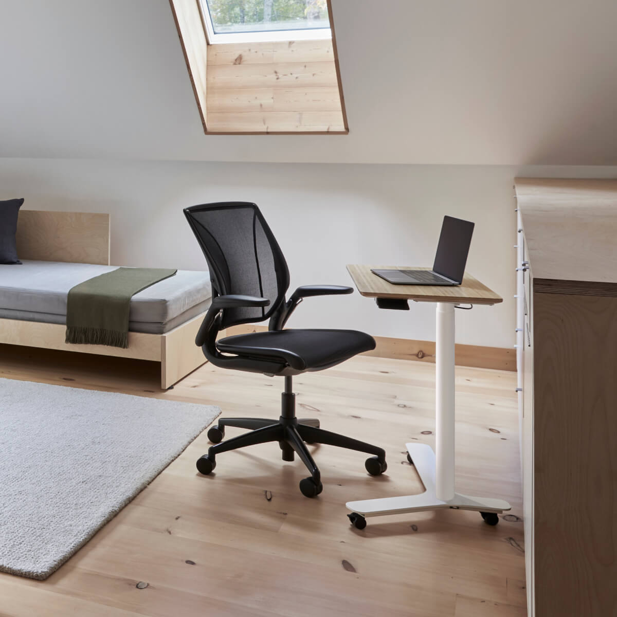 World LM Task chair