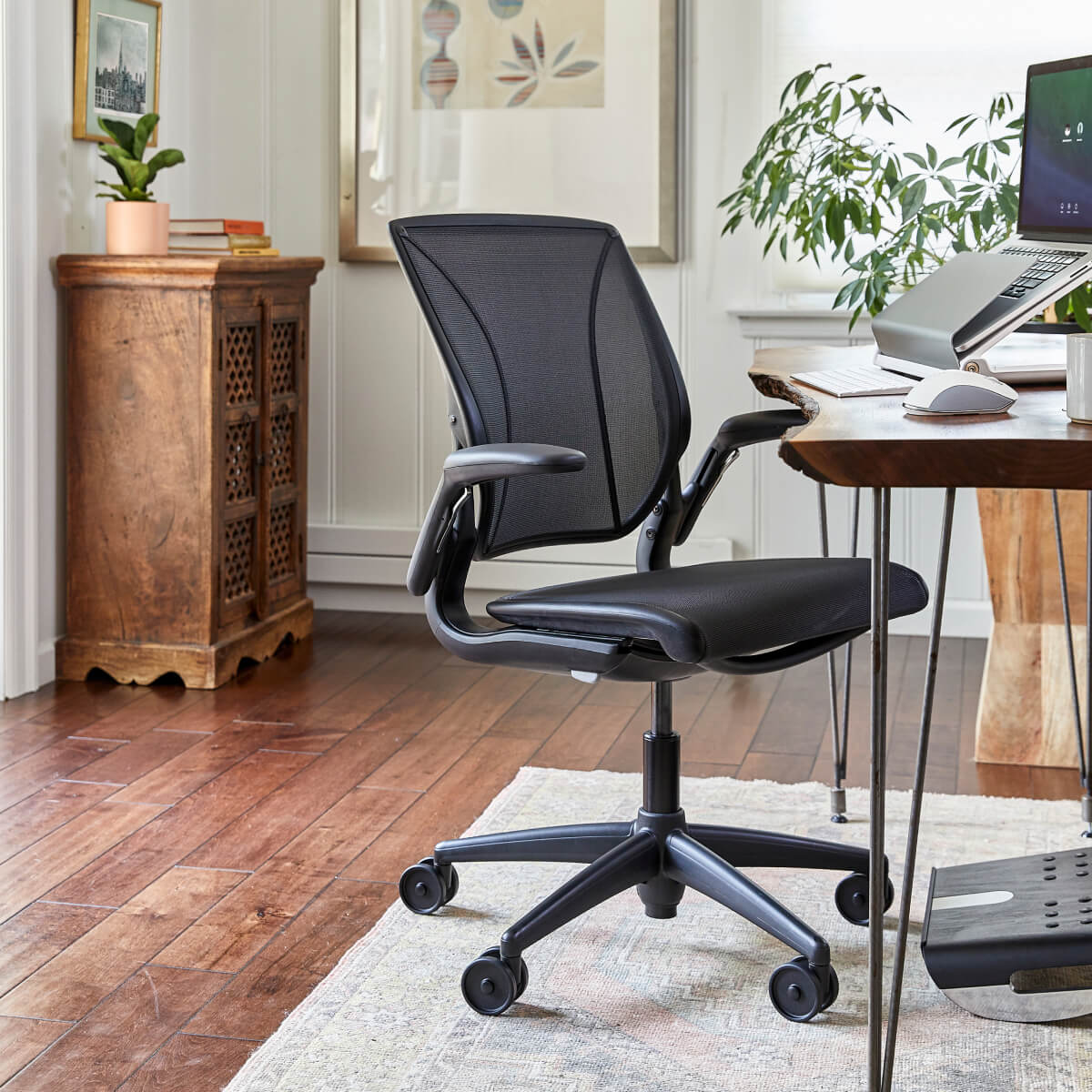 World LM Task chair