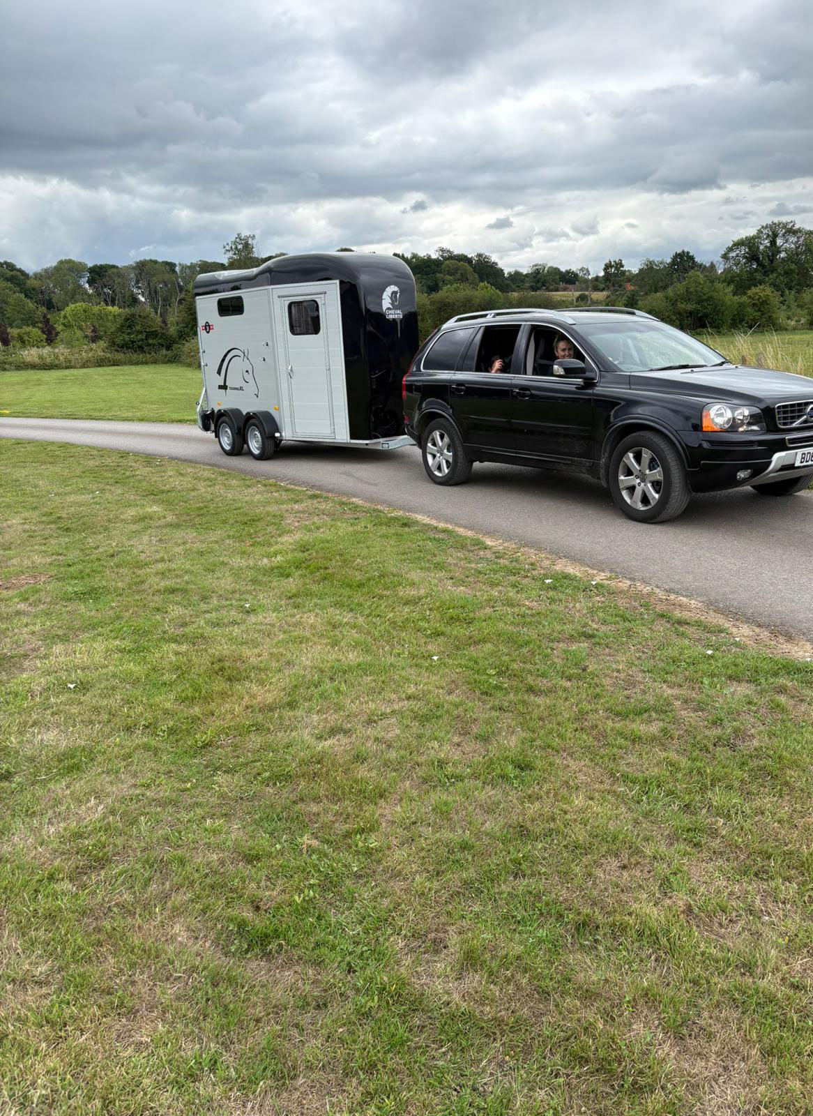 Out & About with Hitchit - Equi-Trek Sonic