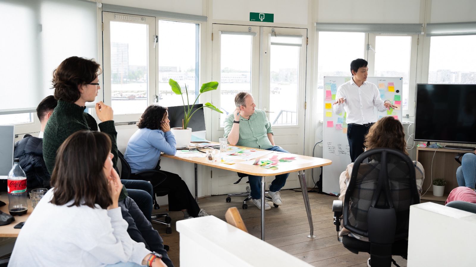 Collega bij Therapieland aan het werk