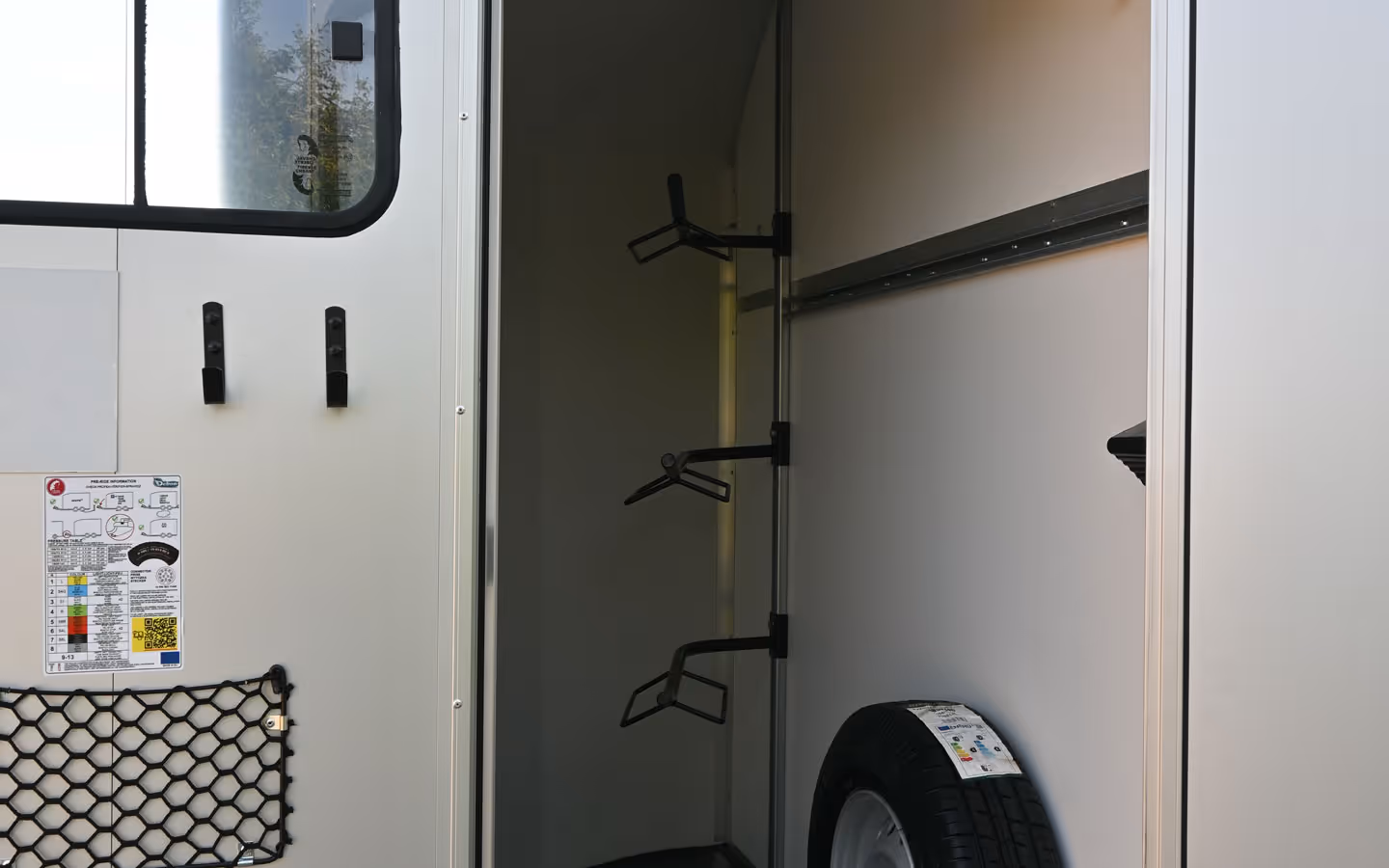 Cheval Liberte Maxi3 Three Horse Trailer Grey 002689