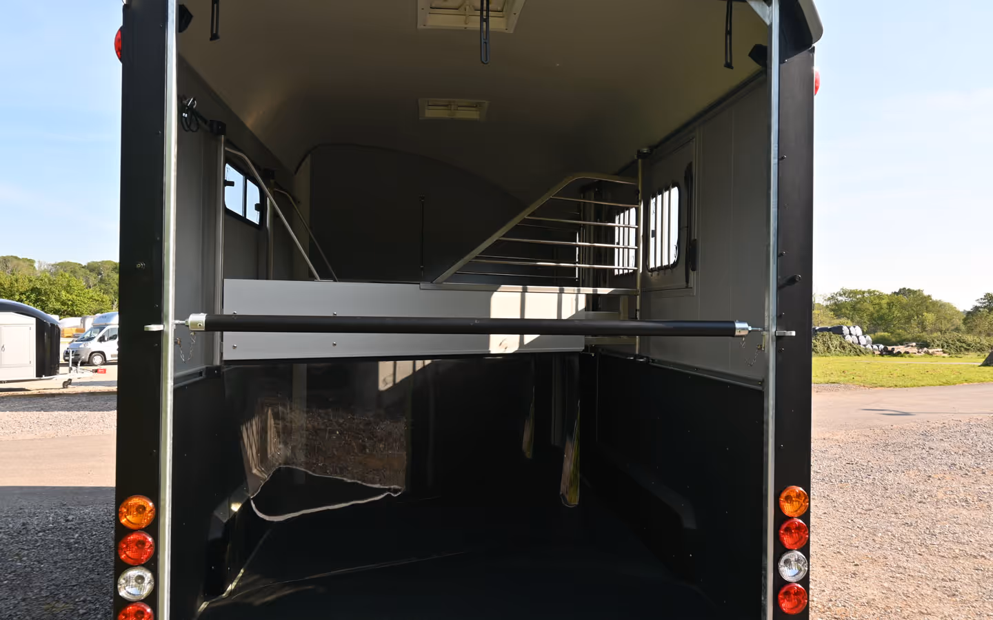 Cheval Liberte Maxi3 Three Horse Trailer Grey 002689