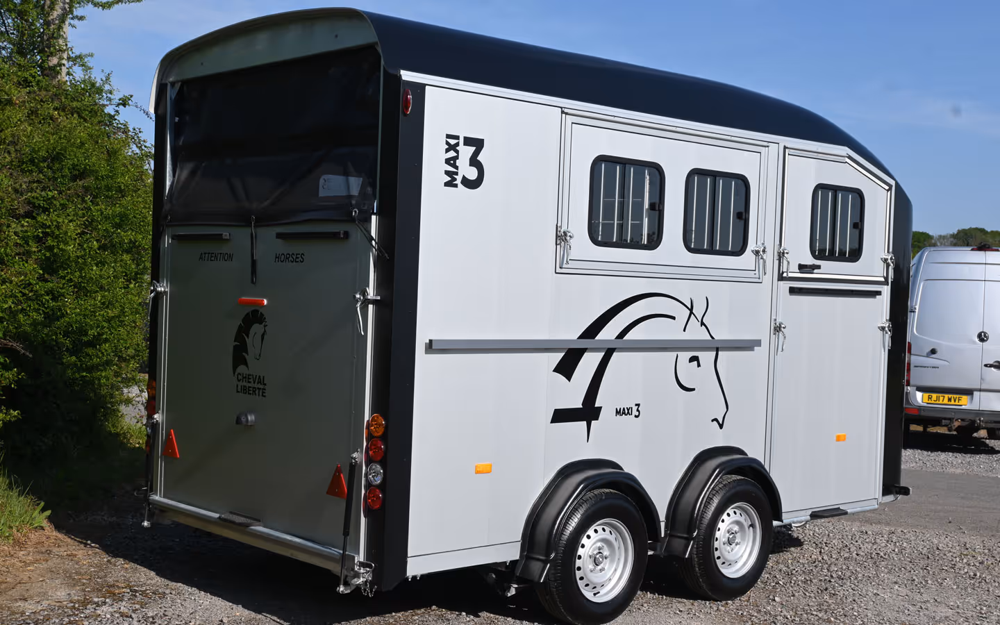 Cheval Liberte Maxi3 Three Horse Trailer Grey 002689