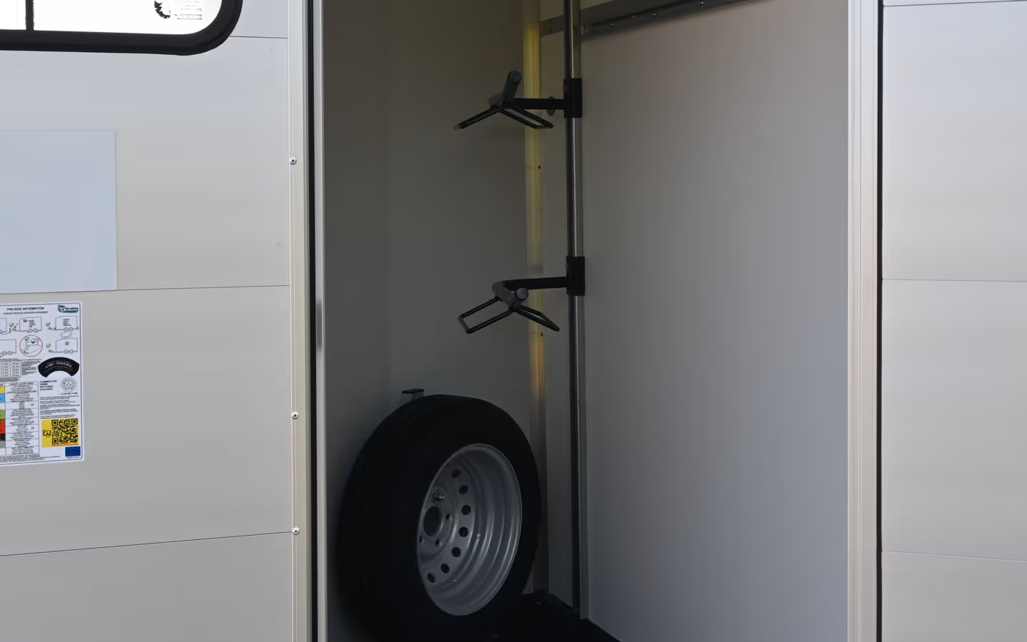 Cheval Liberte Maxi2 Two Horse Trailer Grey 006239