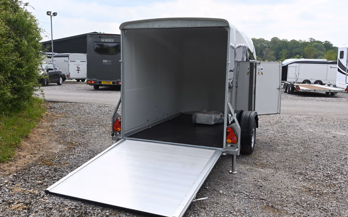 Debon Cargo 1300 Box Trailer 002692