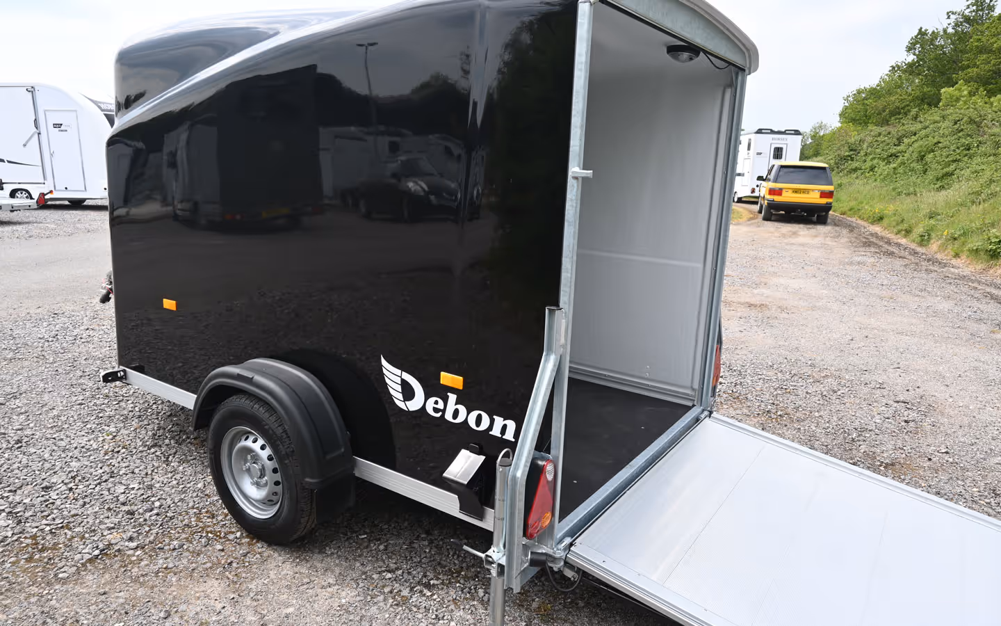 Debon Cargo 1300 Box Trailer 002692