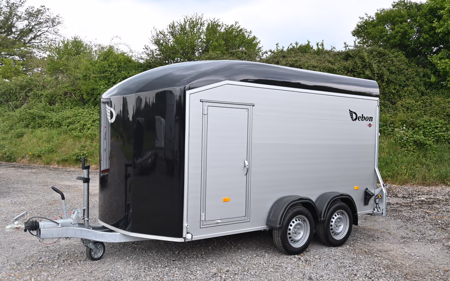 Debon Roadster C700 Box Trailer 011235