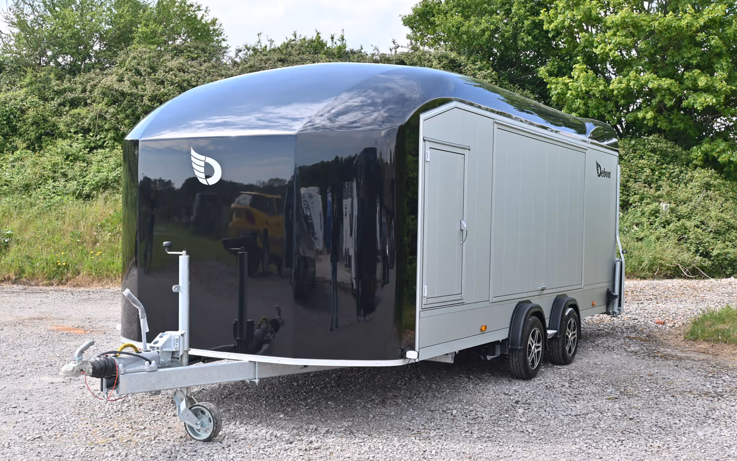 Debon Roadster C2000 Enclosed Car Transporter 001646