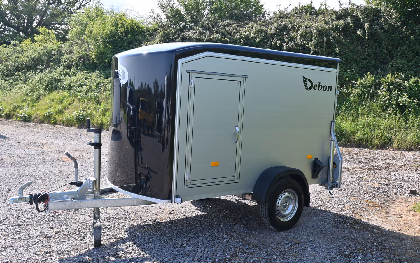 Debon C255 Box Trailer 001650