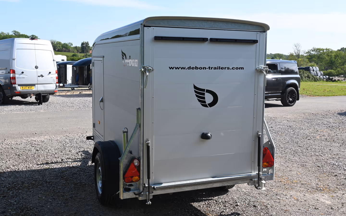 Debon C255 Box Trailer 001650