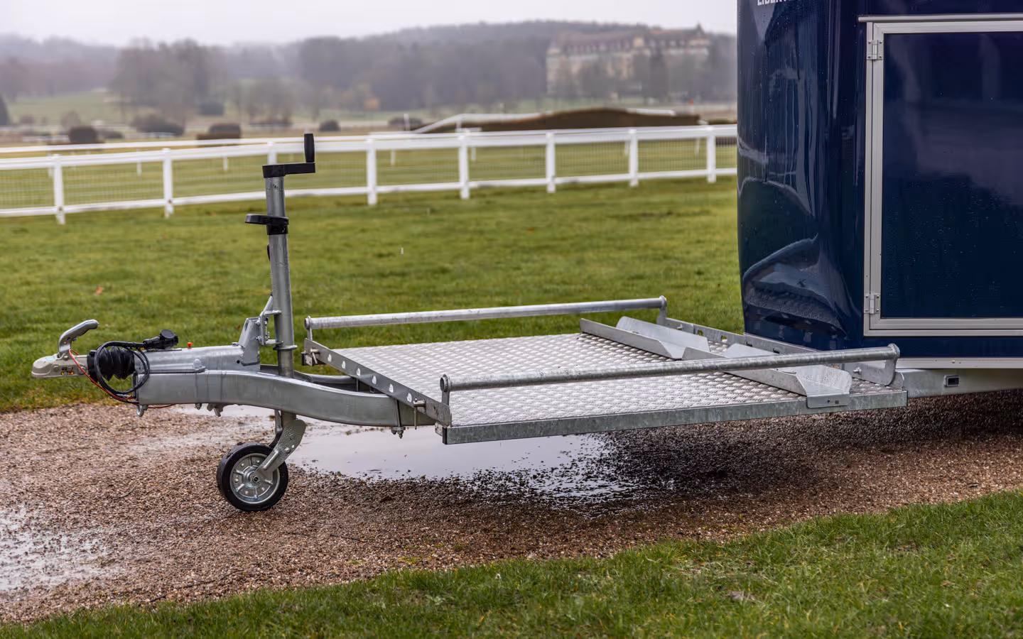 Cheval Liberte Gold Marathon Carriage Two Horse Trailer