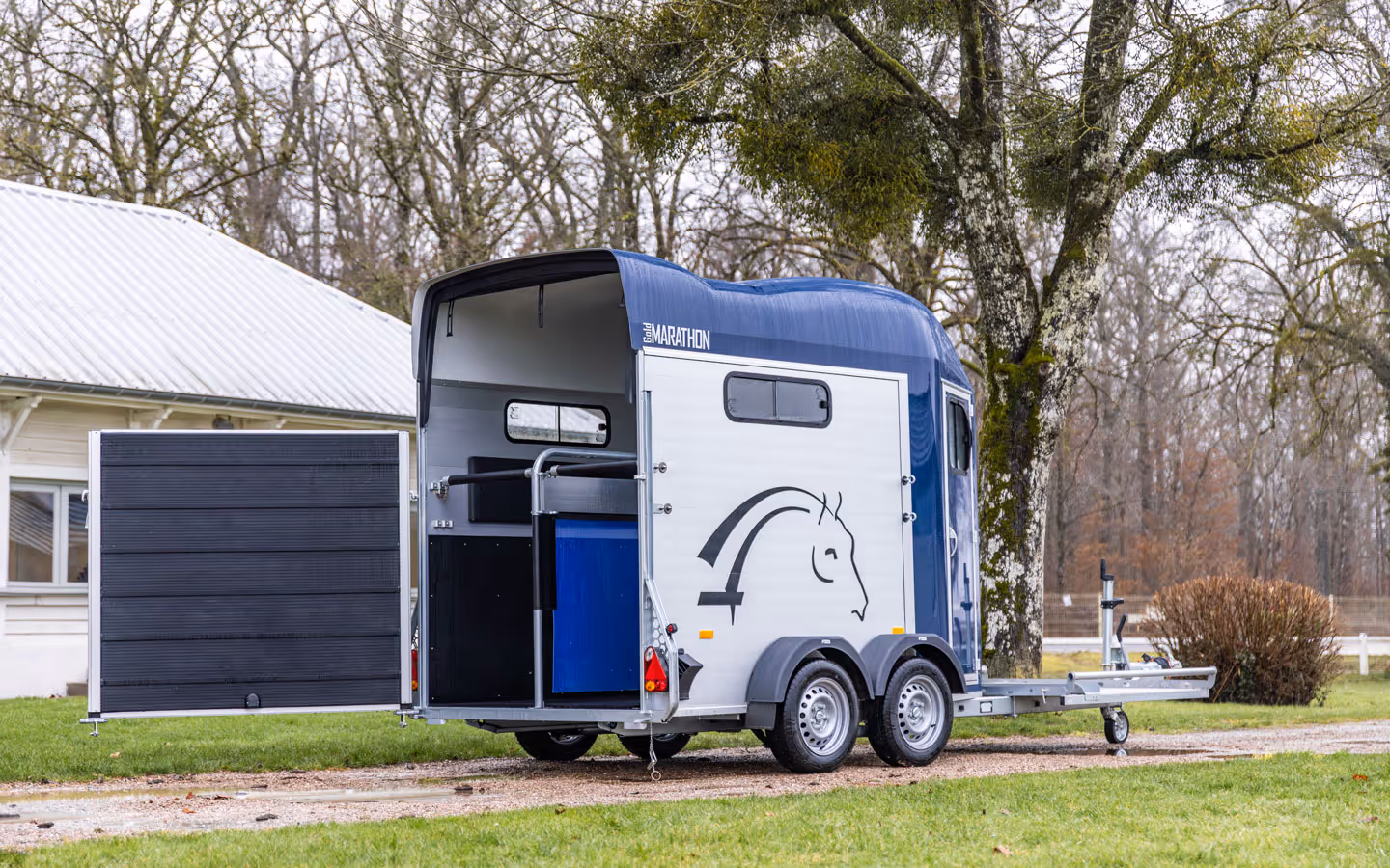 Cheval Liberte Gold Marathon Carriage Two Horse Trailer