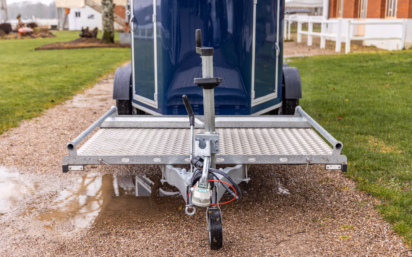 Cheval Liberte Gold Marathon Carriage Two Horse Trailer