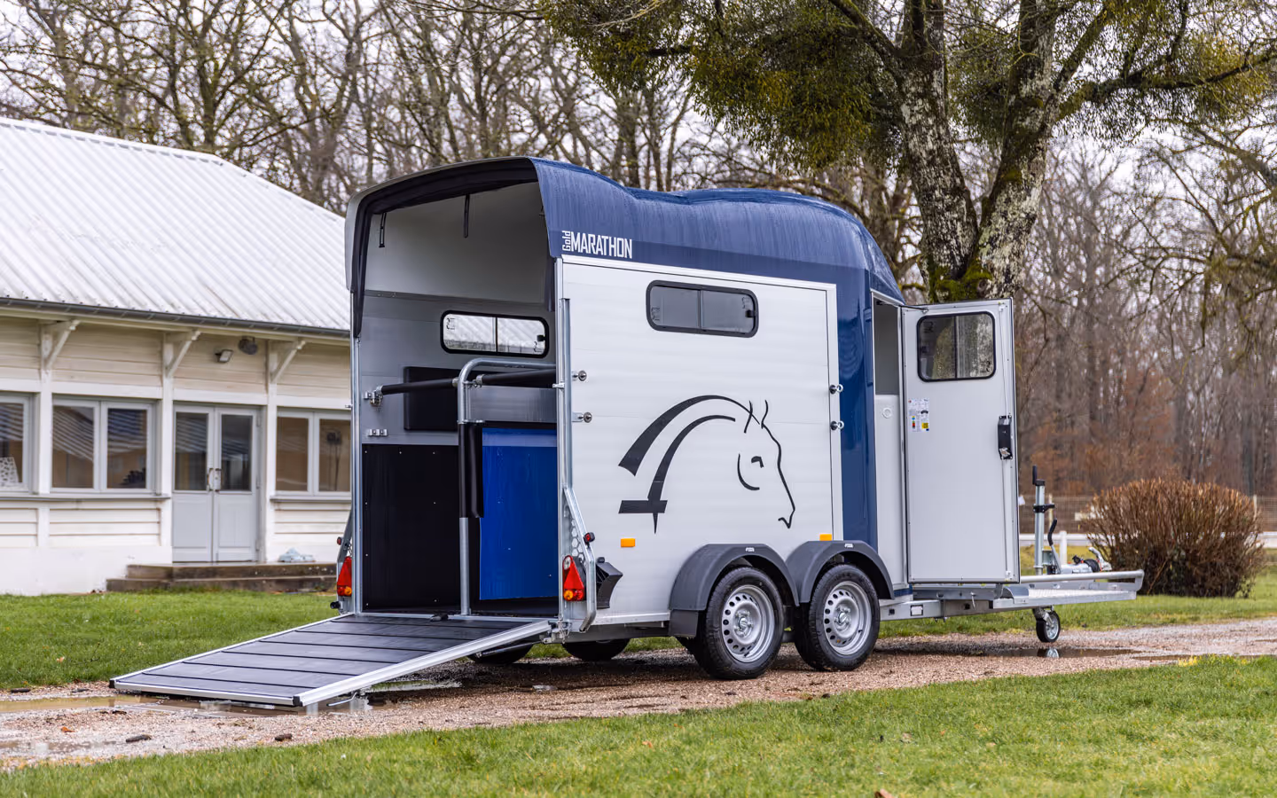 Cheval Liberte Gold Marathon Carriage Two Horse Trailer
