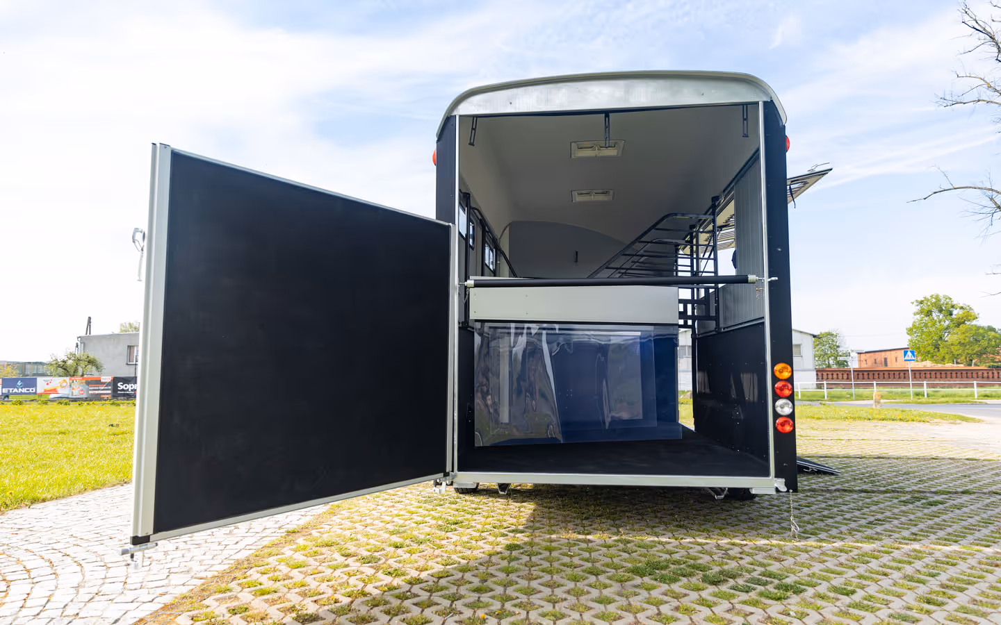 Cheval Liberte Maxi4 Horse Trailer