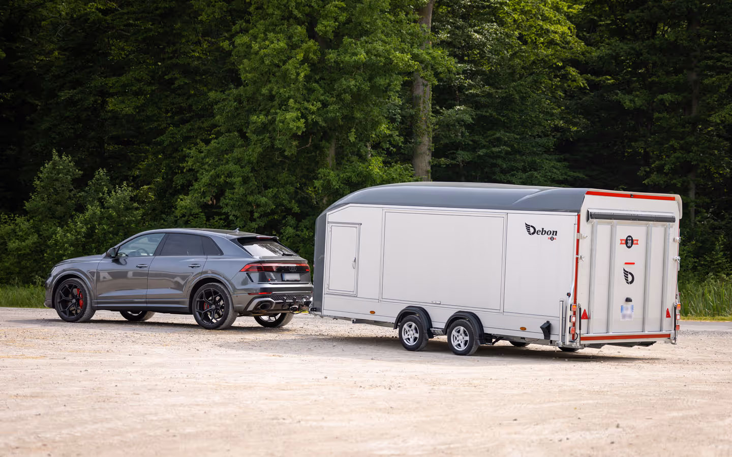 Debon Roadster C2000 Enclosed Car Transporter 