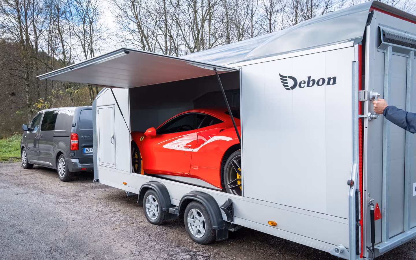 Debon Roadster C2000 Enclosed Car Transporter