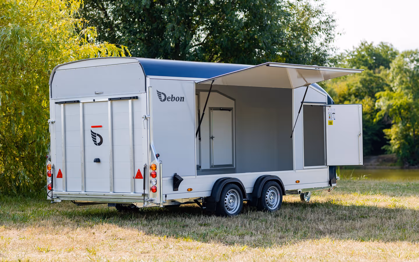 Debon Roadster C1000 Enclosed Car Transporter