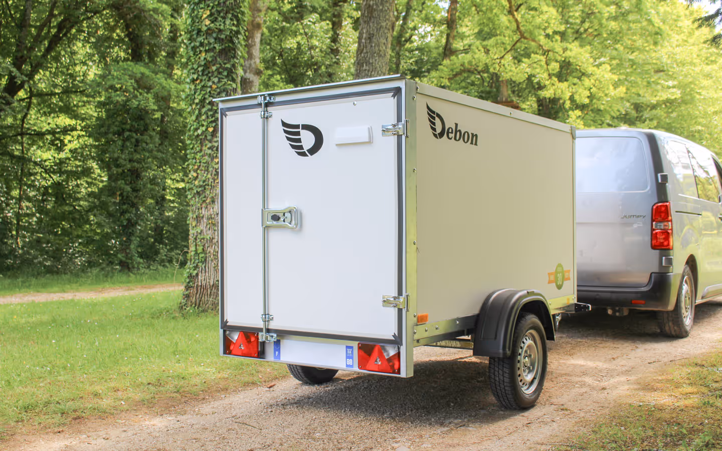 Debon Roadster C220 Box Trailer