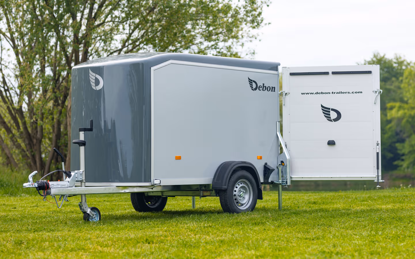Debon Roadster C255 Box Trailer
