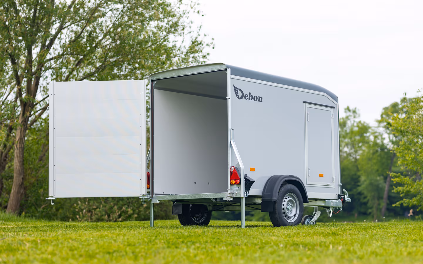 Debon Roadster C255 Box Trailer
