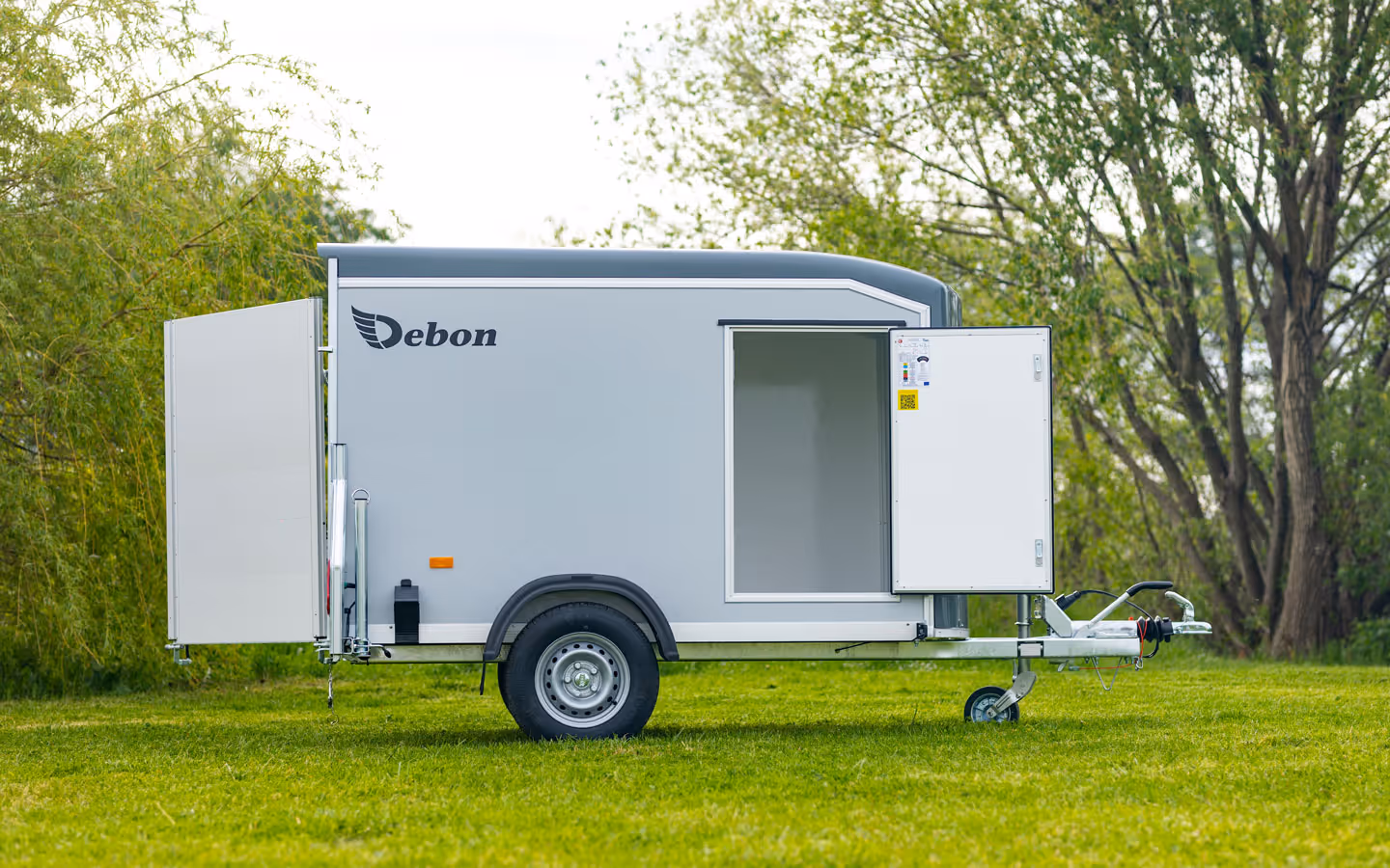 Debon Roadster C255 Box Trailer