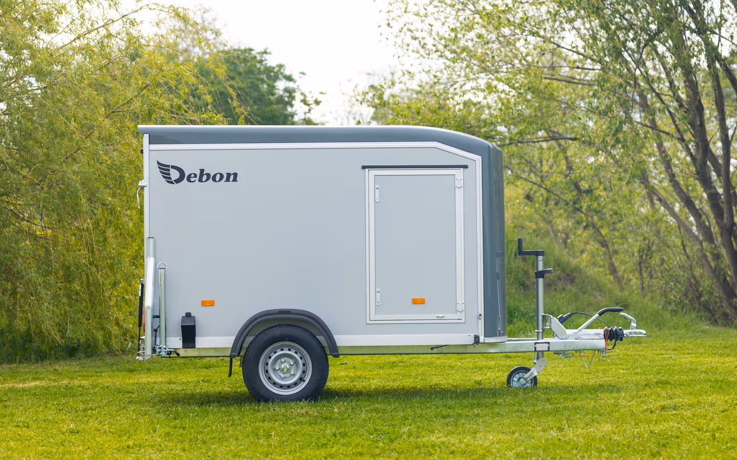 Debon Roadster C255 Box Trailer