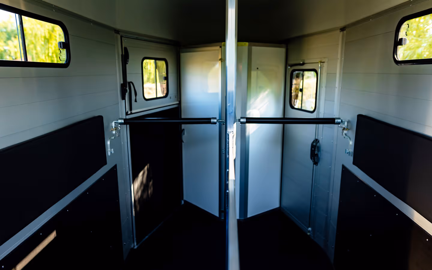 Cheval Liberte Touring XL with Tack Room Two Horse Trailer 