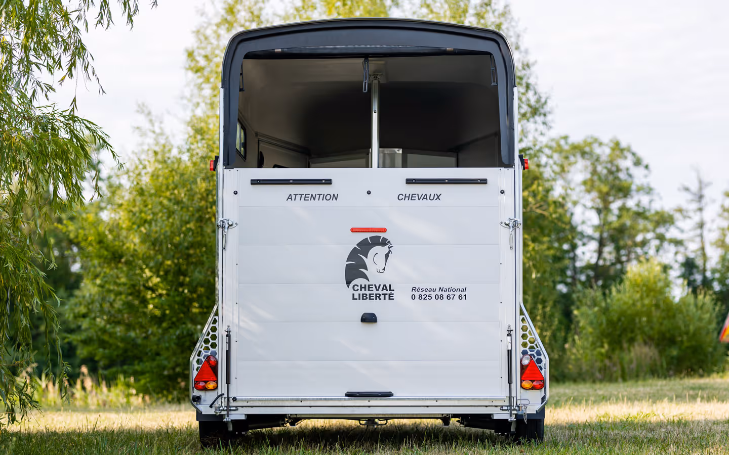 Cheval Liberte Touring XL with Tack Room Two Horse Trailer 
