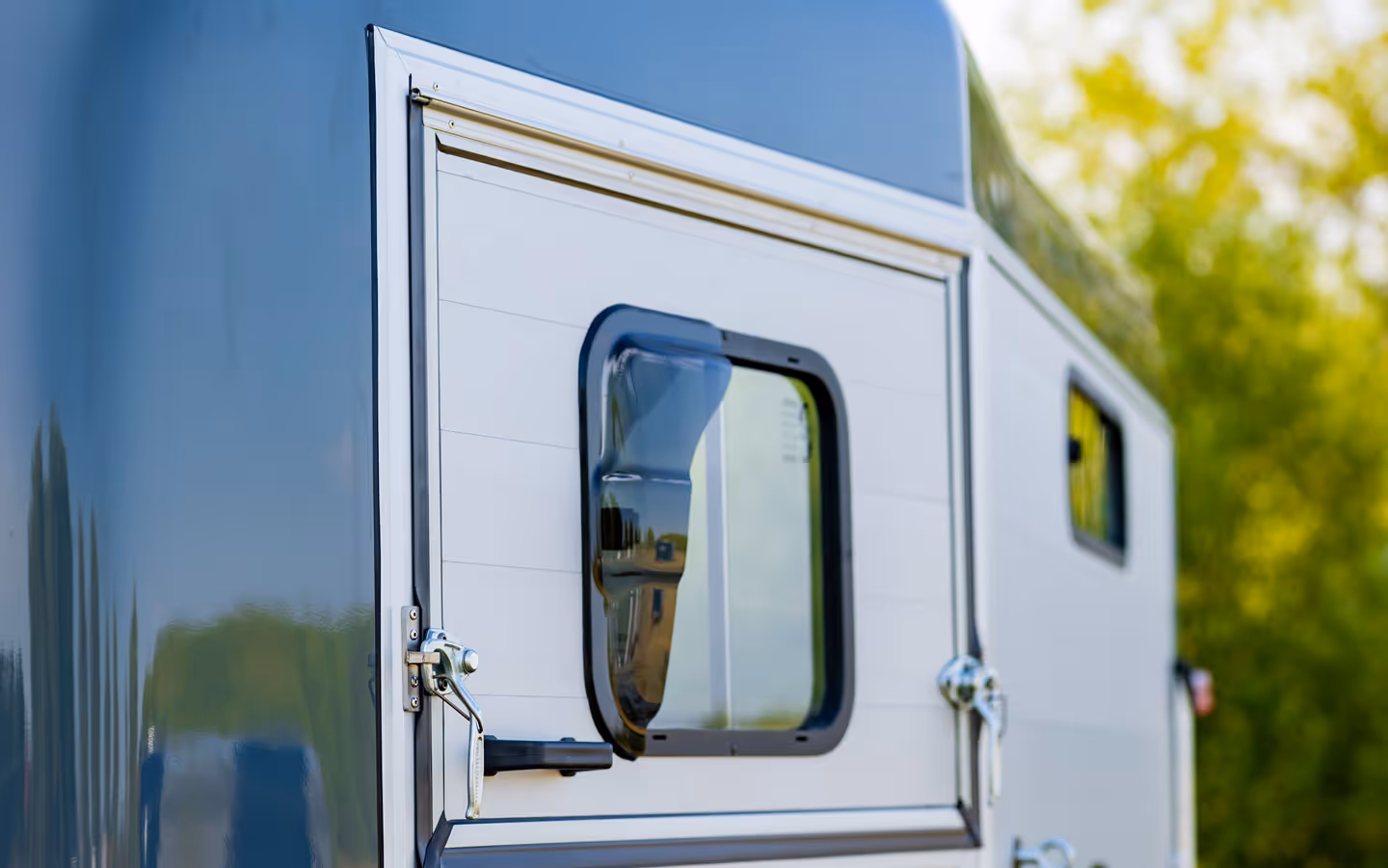 Cheval Liberte Touring XL Two Horse Trailer Cheval Liberte Touring XL Two Horse Trailer
