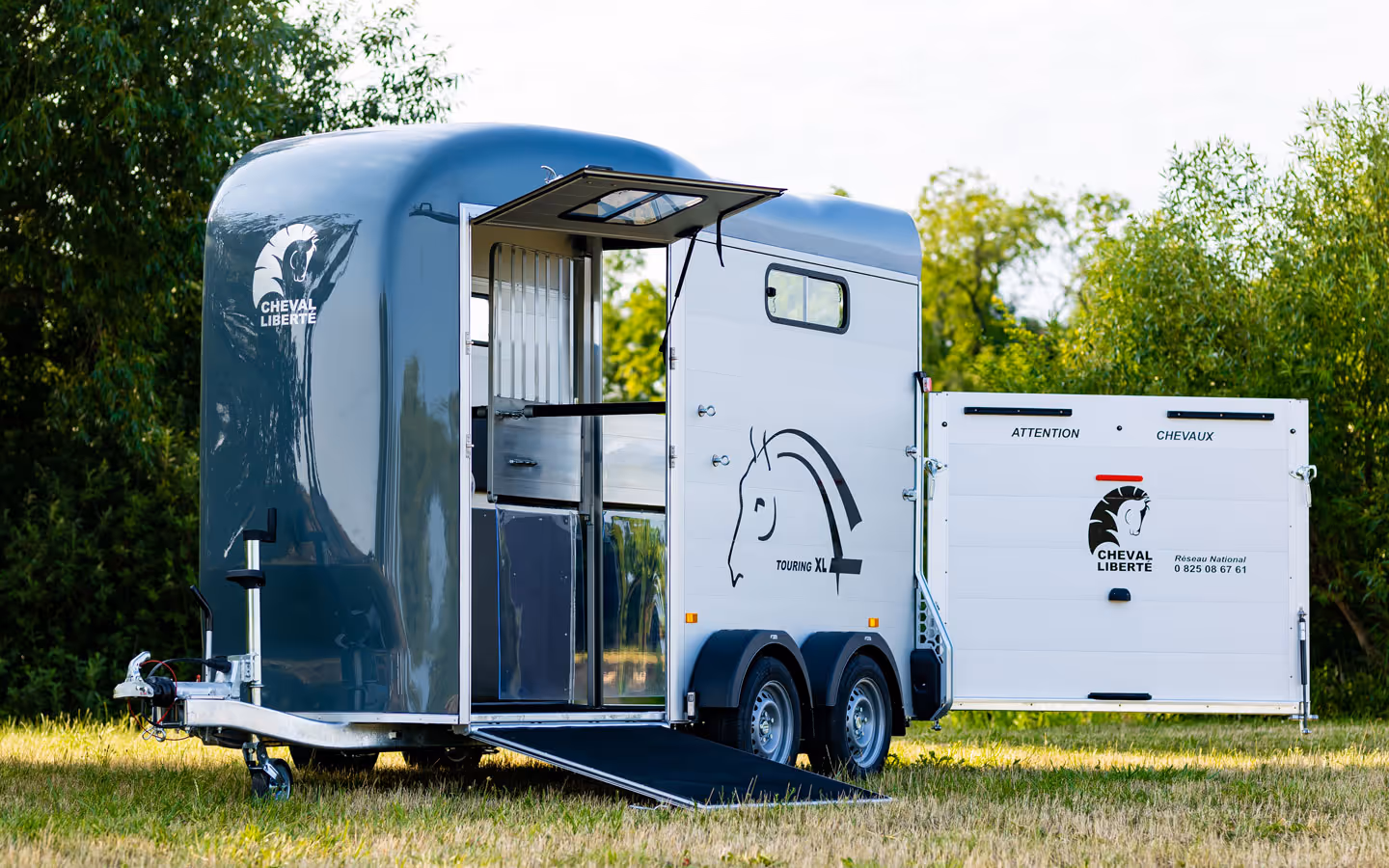 Cheval Liberte Touring XL Two Horse Trailer Cheval Liberte Touring XL Two Horse Trailer