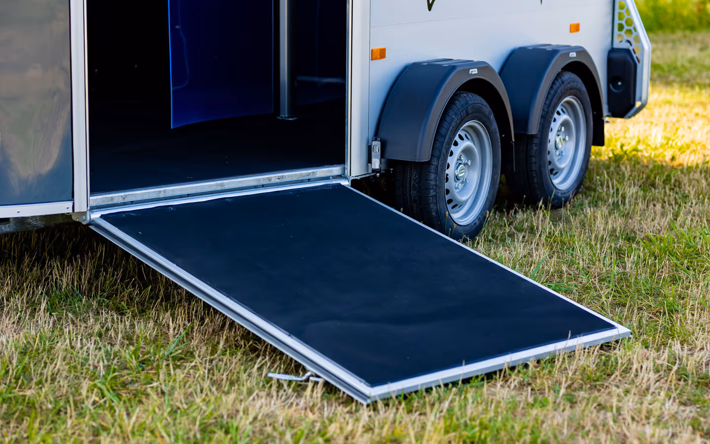 Cheval Liberte Touring XL Two Horse Trailer