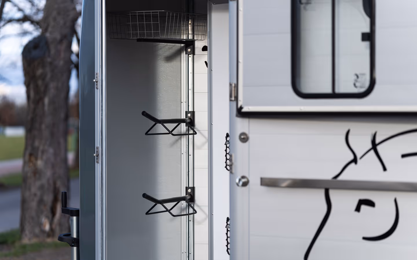Cheval Liberte Touring Country with Tack Room Two Horse Trailer