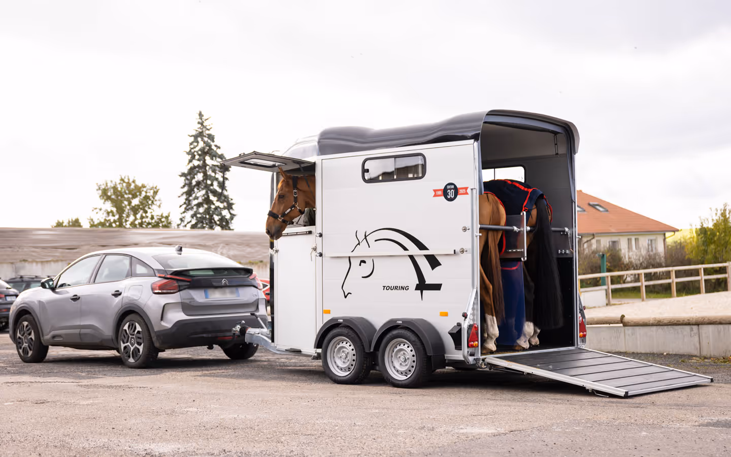 Cheval Liberte Touring Country with Tack Room Two Horse Trailer