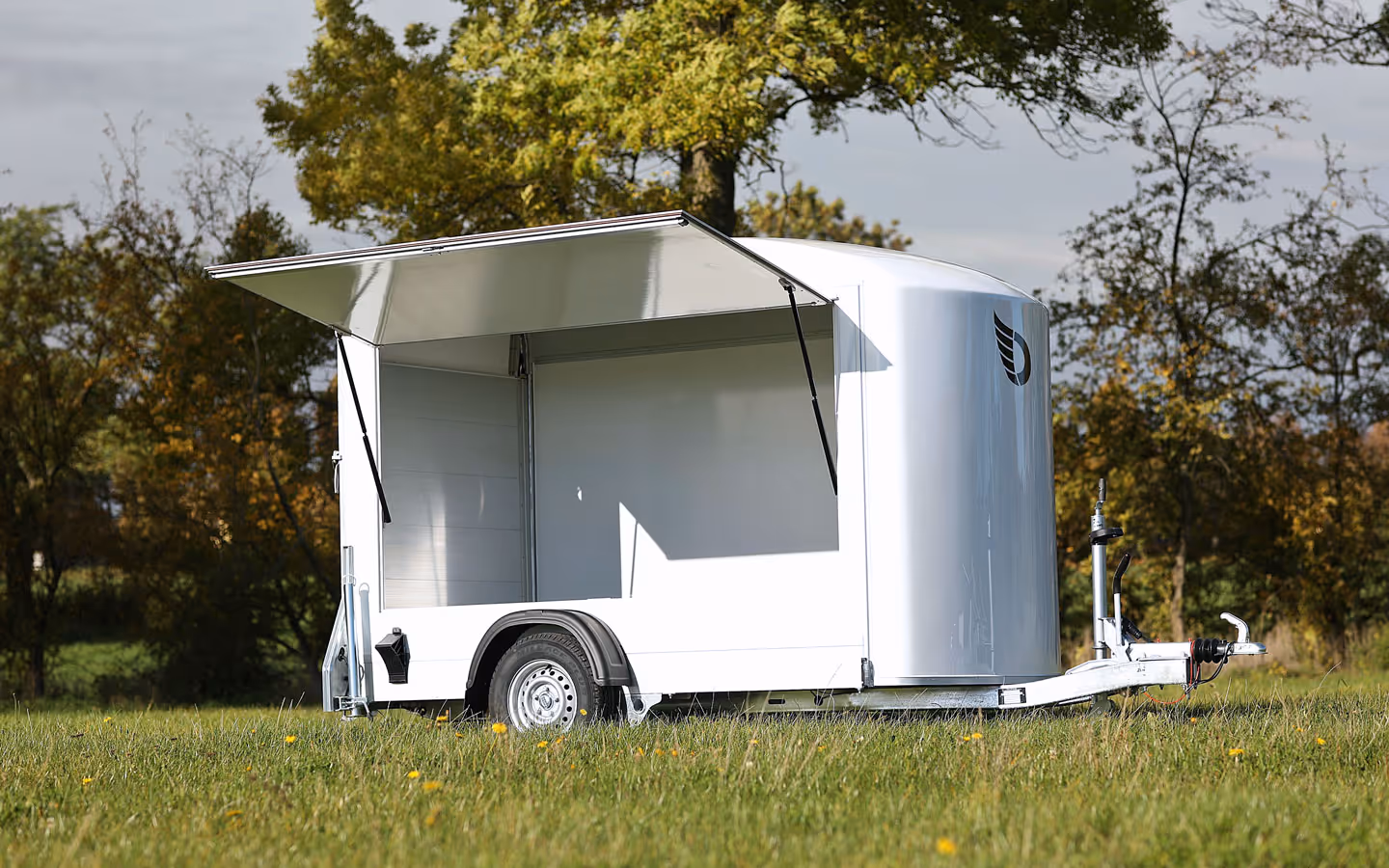 Debon Roadster C300 Box Trailer