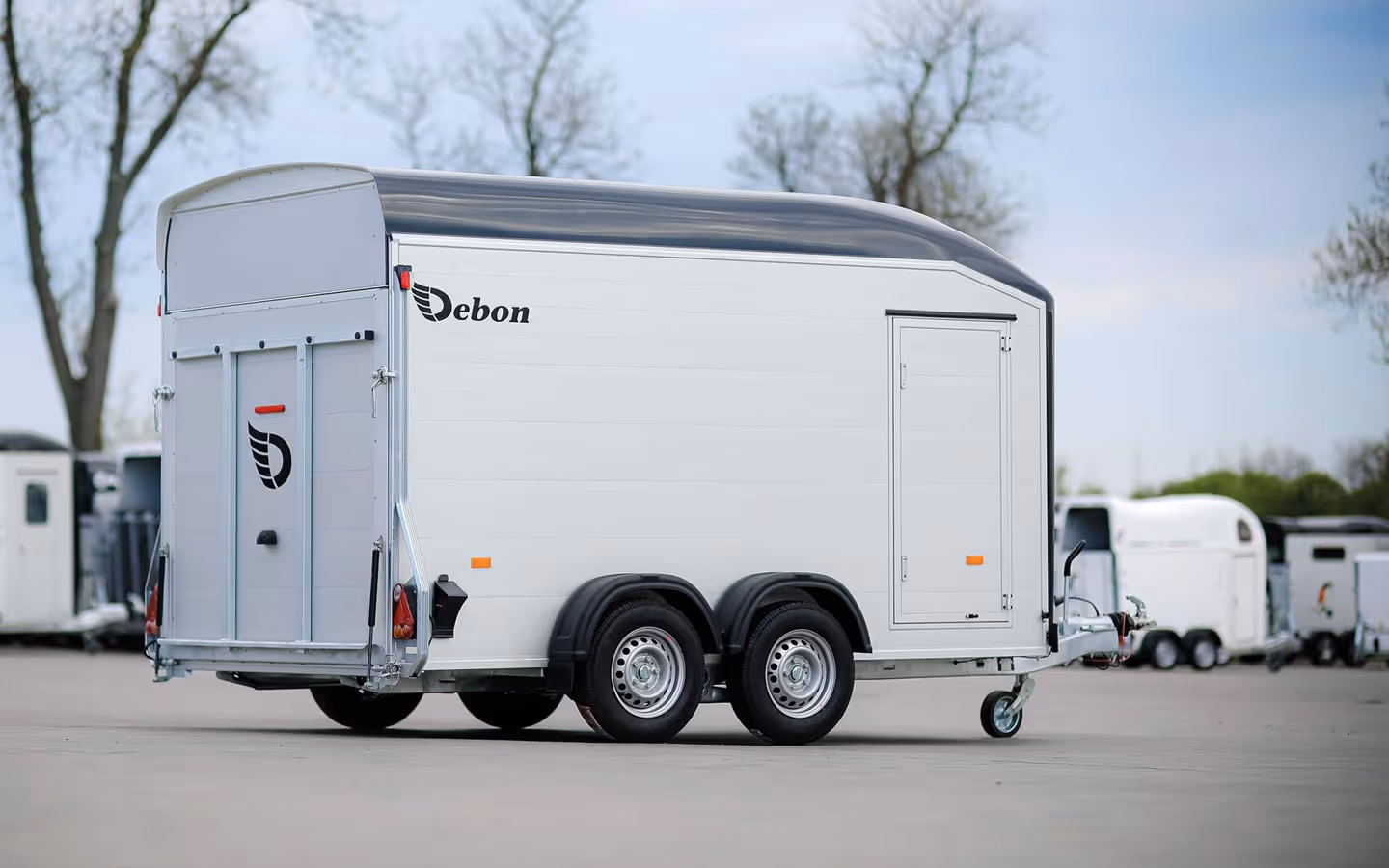Debon Roadster C700 Box Trailer 