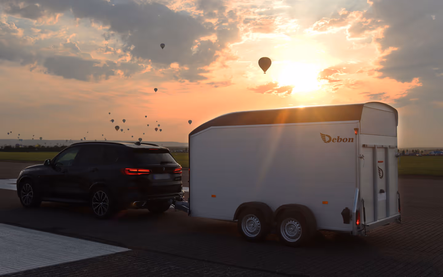 Debon Roadster C700 Box Trailer 