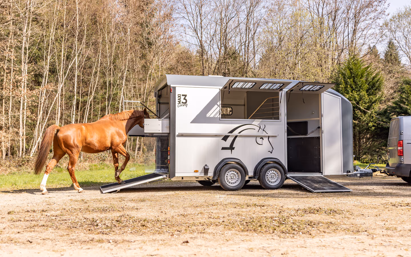 Cheval Liberte Maxi Living Signature Three Horse Trailer