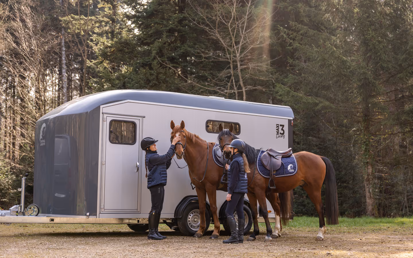 Cheval Liberte Maxi Living Signature Three Horse Trailer