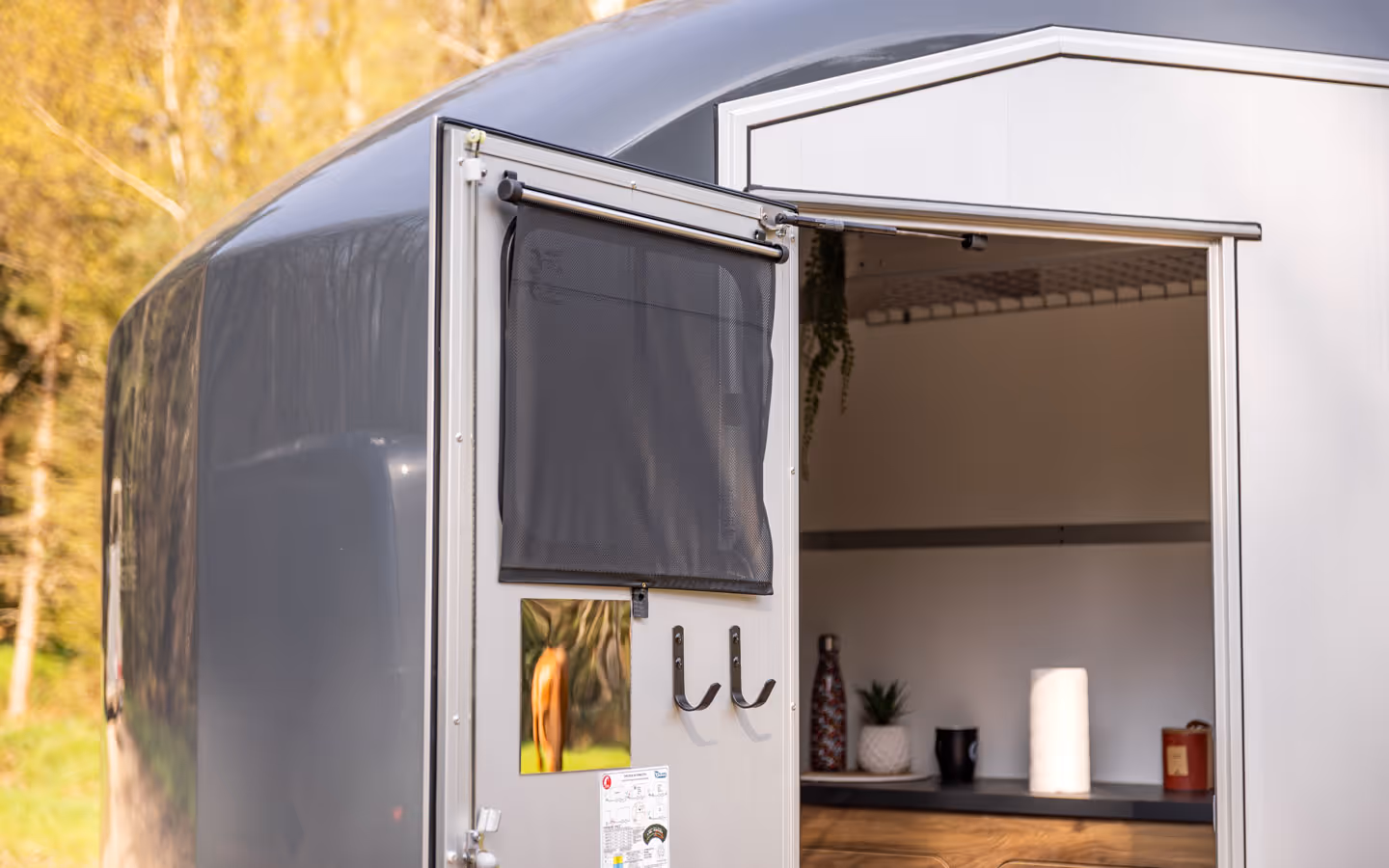 Cheval Liberte Maxi Living Signature Three Horse Trailer