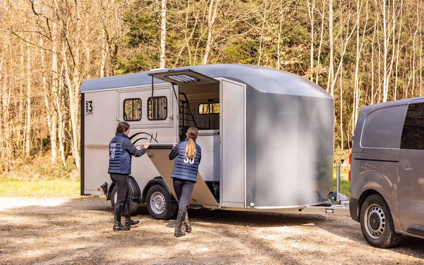 Cheval Liberte Maxi Living Signature Three Horse Trailer