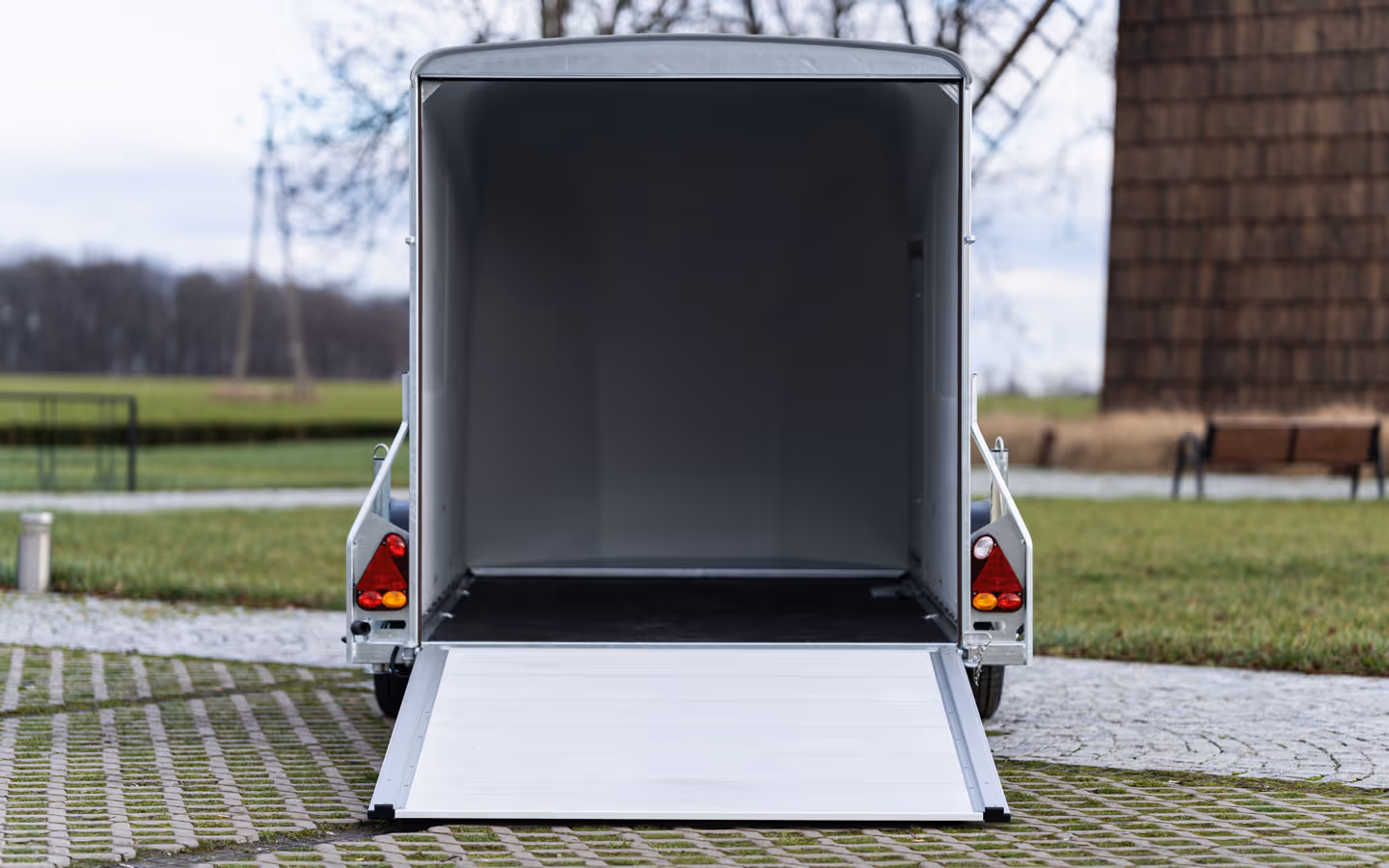 Debon Cargo 1300 Box Trailer