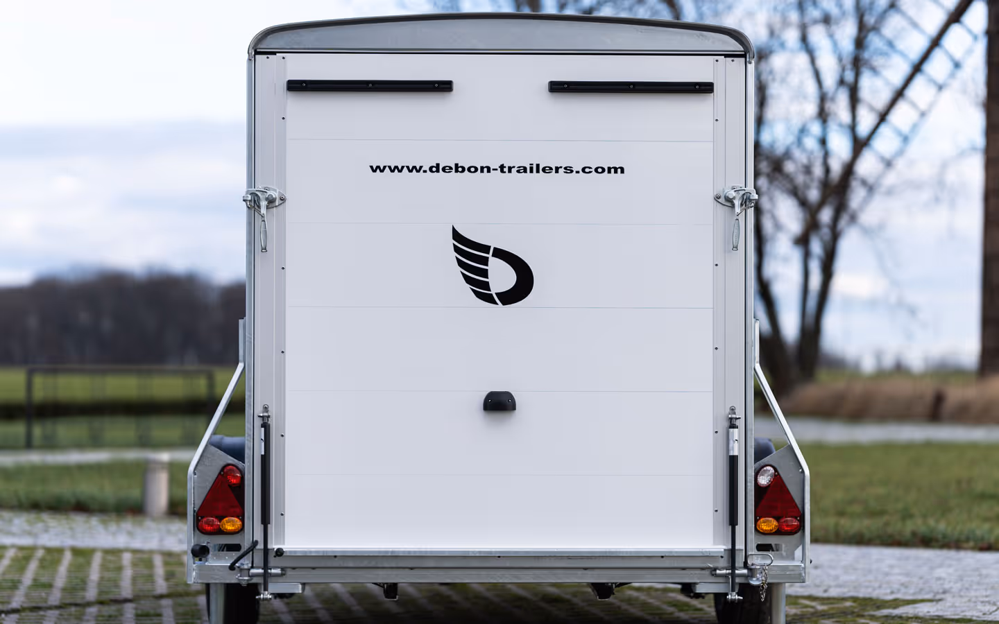 Debon Cargo 1300 Box Trailer