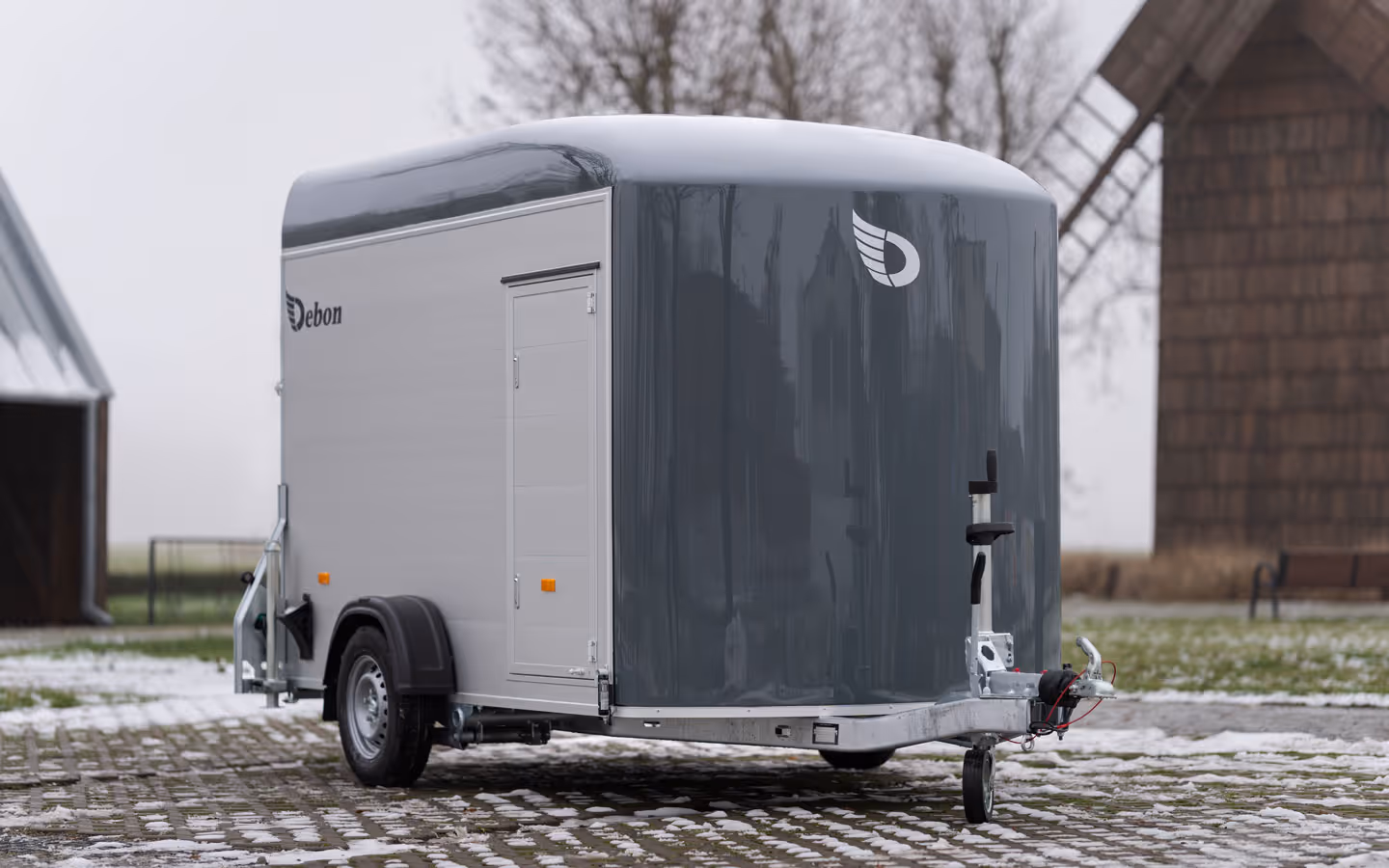 Debon Roadster C400 Box Trailer