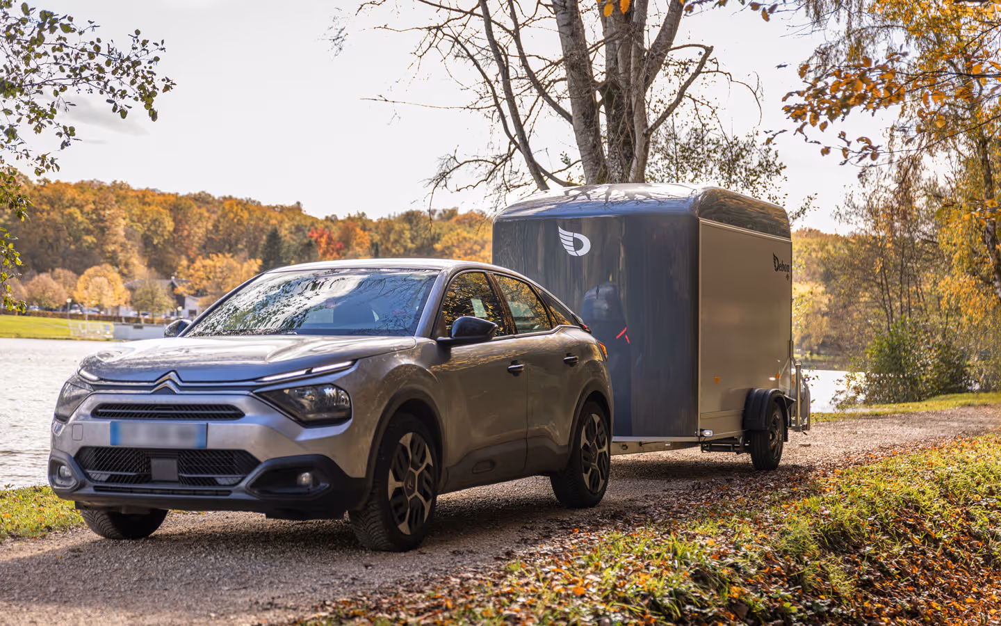 Debon Roadster C400 Box Trailer