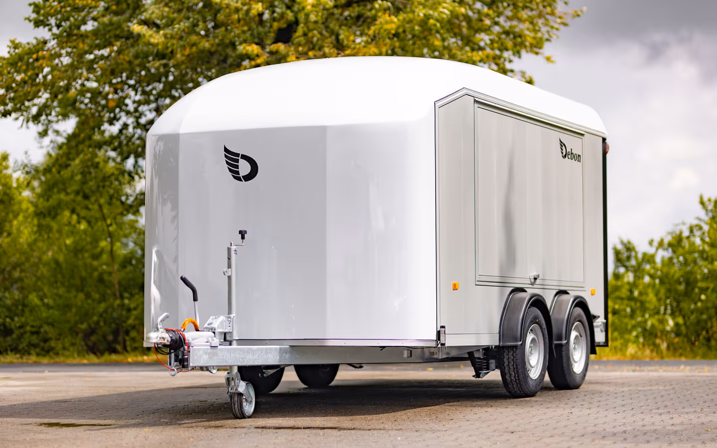 Debon Roadster C800 Box Trailer 