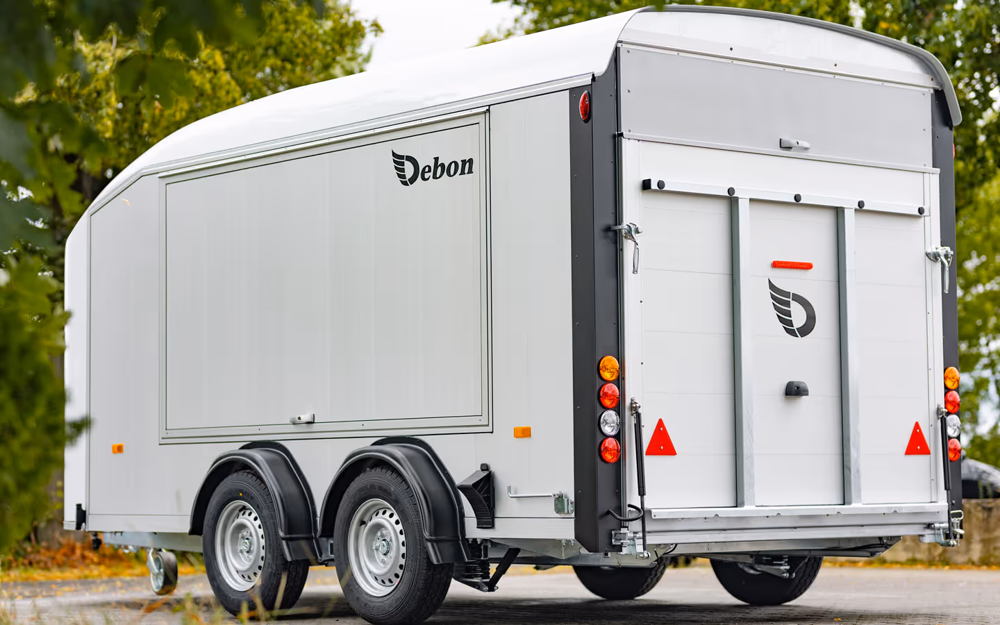 Debon Roadster C800 Box Trailer 