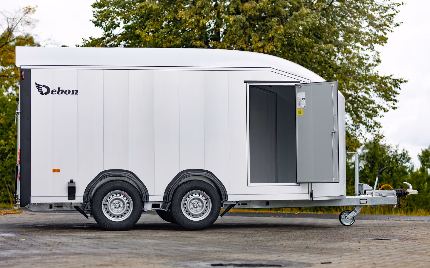 Debon Roadster C800 Box Trailer 
