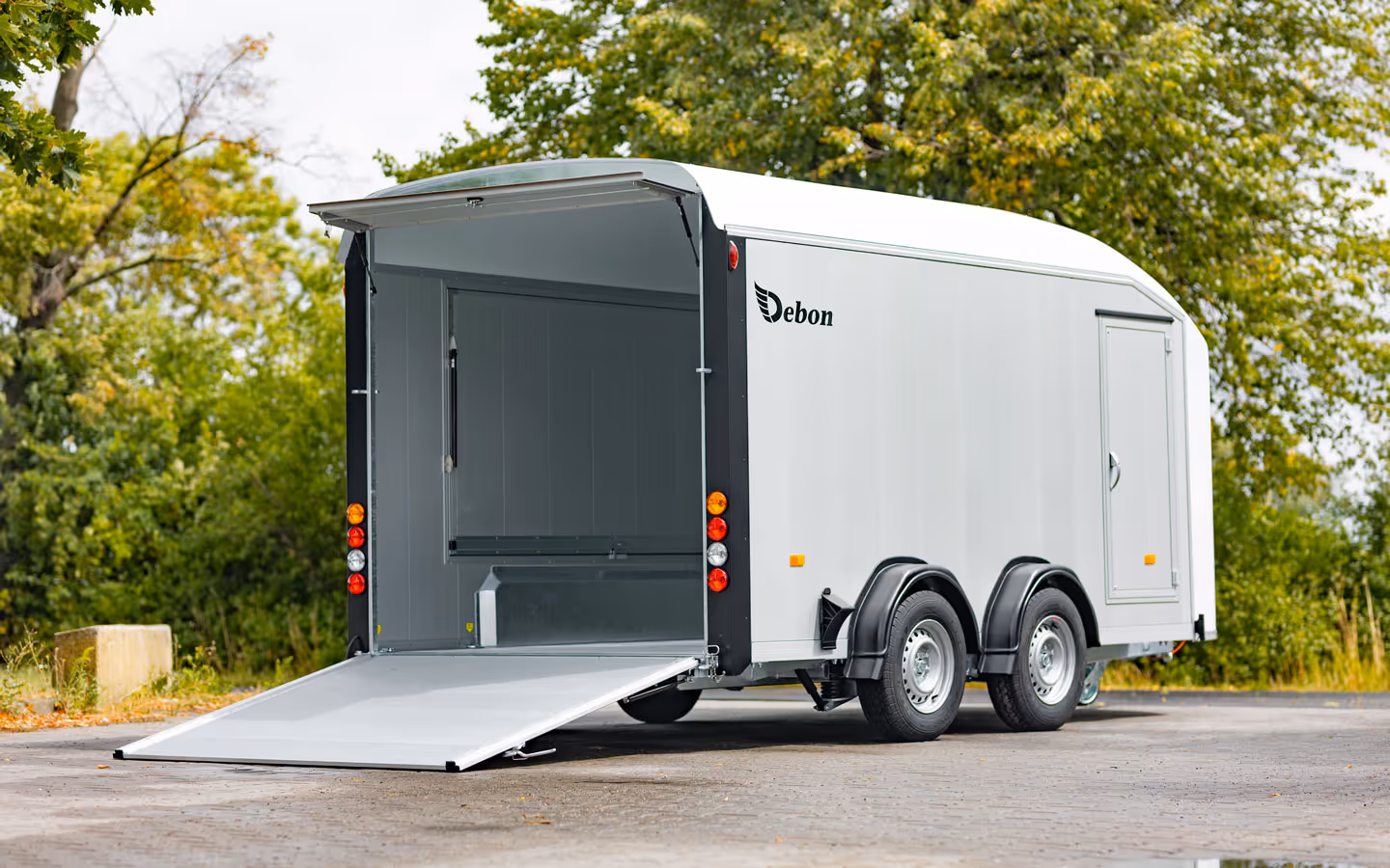 Debon Roadster C800 Box Trailer 