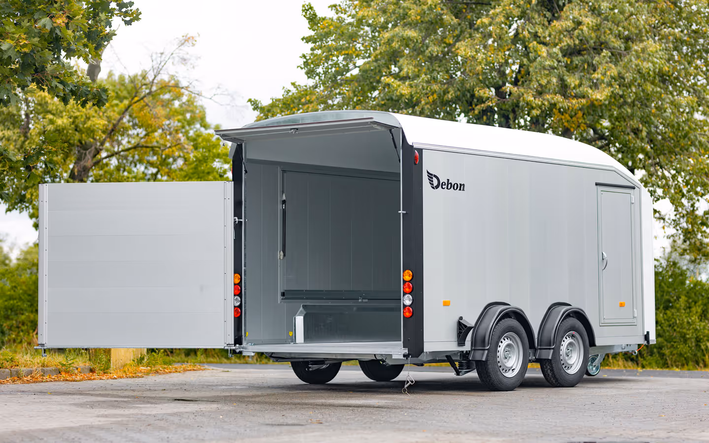Debon Roadster C800 Box Trailer 